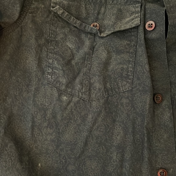 Guess button down shirts bundle - Picture 6 of 6